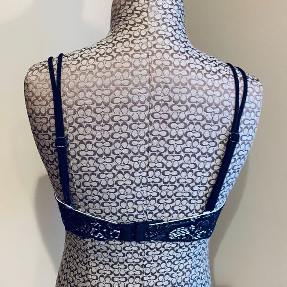 Victoria Secret Bra Lacy, Black - Picture 4 of 8